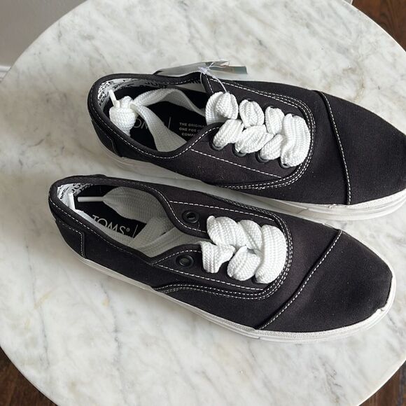 TOMS Cordones Lug Platform Sneakers, Black, size 7, NWOB - Picture 6 of 10